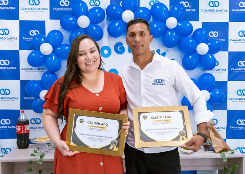 Os sócios no evento de premiação